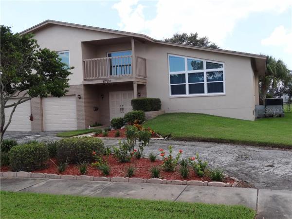 SEMINOLE LAKE GOLF & COUNTRY CLUB ESTATES LAKESIDE