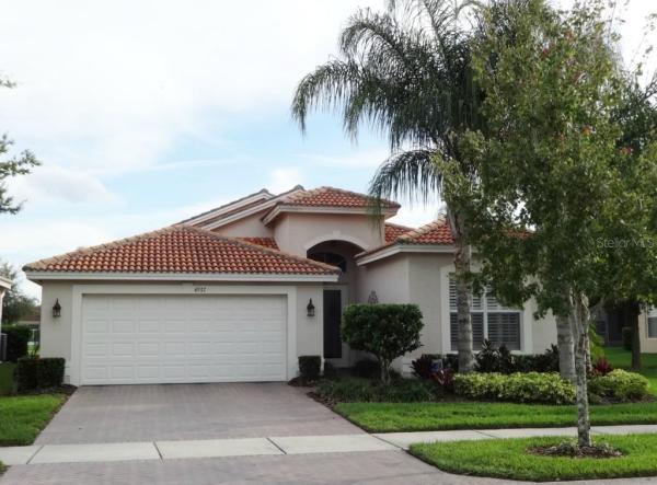 VALENCIA LAKES PH 02