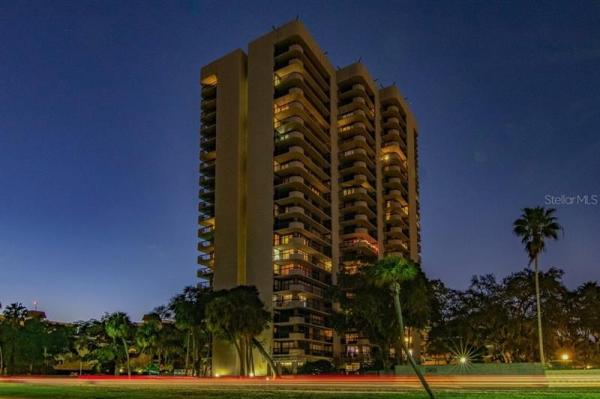 ATRIUM ON BAYSHORE