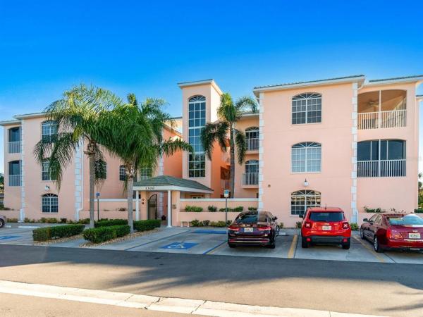 COURTYARDS AT GONDOLA PARK
