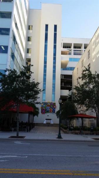 CITYSCAPE AT COURTHOUSE CENTRE