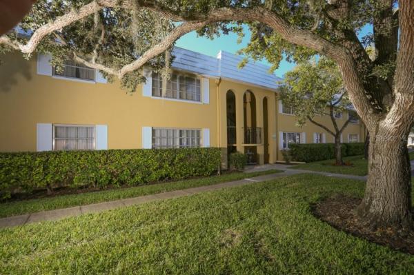 BAYWOOD COLONY GDN APTS