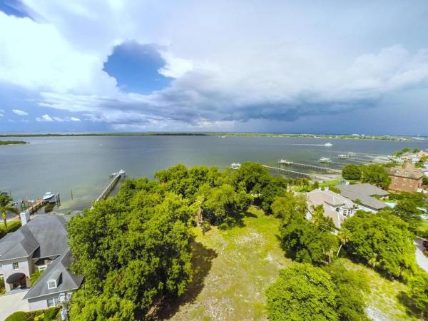 MANATEE RIVER REGION