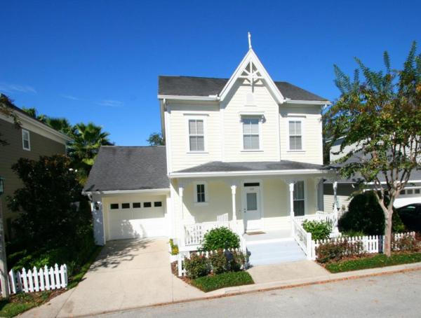 CELEBRATION LAKE EVALYN