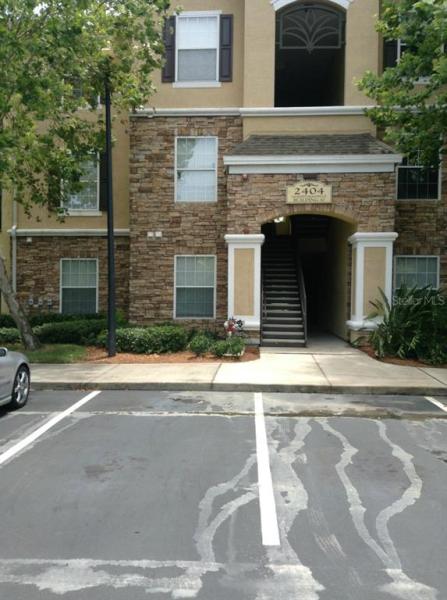 COURTNEY PALMS CONDO