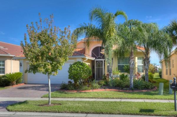 VALENCIA LAKES PH 02