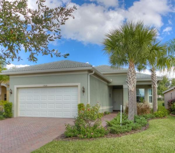 VALENCIA LAKES PH 02