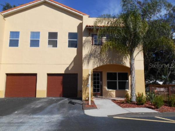 VILLAS OF TOSCANA TWNHMS