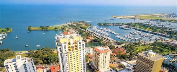 PARKSHORE PLAZA CONDO