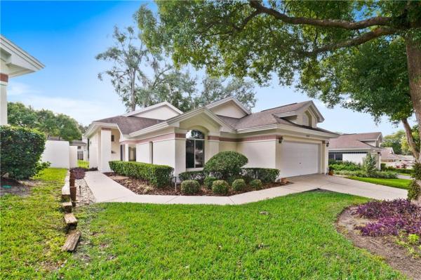 COURTYARDS & COACH HOMES