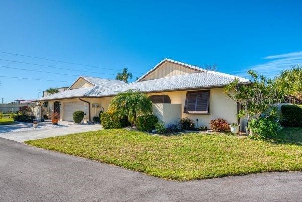 HOURGLASS LAKES PH 1