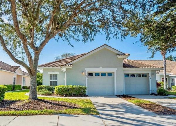 PELICAN POINTE GOLF & COUNTRY CLUB