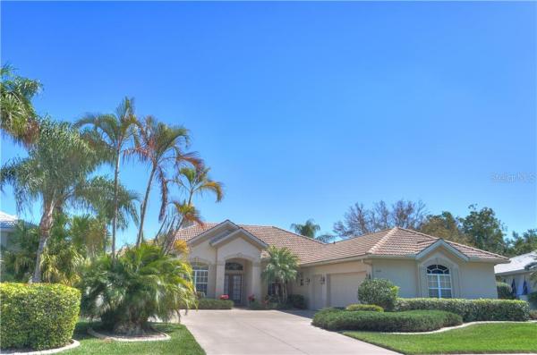 PELICAN POINTE GOLF & COUNTRY CLUB