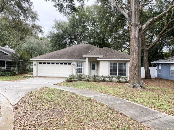 TAVARES WOODS ON LAKE ELSIE LT 01 ORB 1365 PG 1301