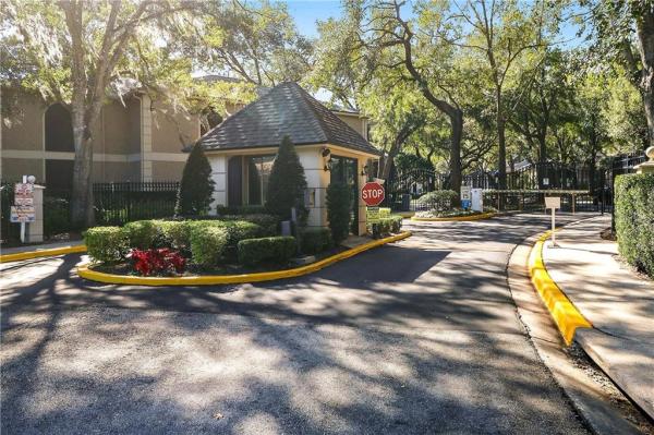 KENSINGTON PARK CONDO