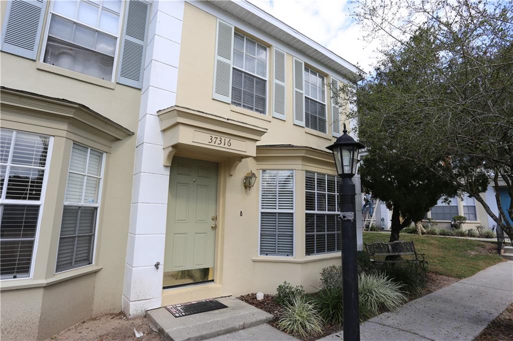 EMBASSY PARK TWNHMS CONDO - фото