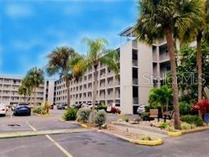 BAYSHORE ON THE LAKE CONDOMINIU