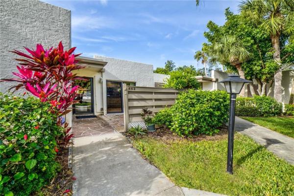 WILDEWOOD SPGS 4-C PALM TREE