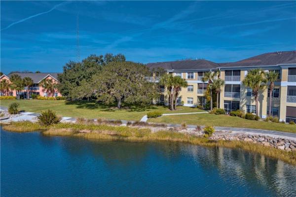 HERITAGE OAK PARK-WATERSIDE CLUB 01 AT HOP