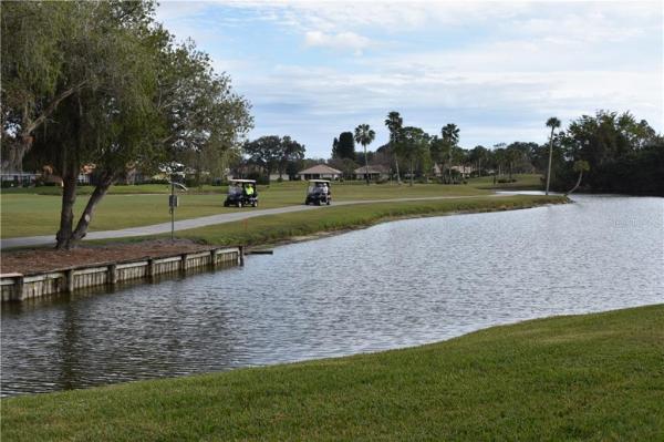 FAIRWAY GLEN ST ANDREWS PARK