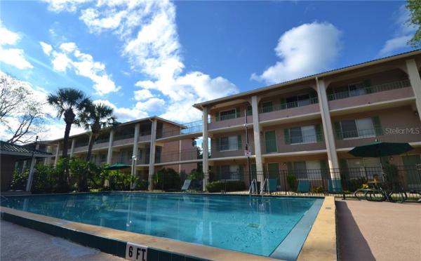 WATERSIDE AT CRANES ROOST A CONDO COMMUN