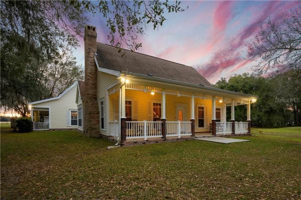 DAVIES COUNTRY ACRES