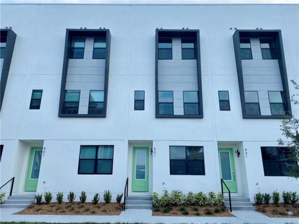 VIEWS AT NORTH HYDE PARK