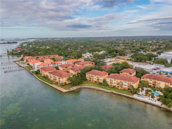 VILLAS OF SEAGATE AT ST JOSEPH SOUND