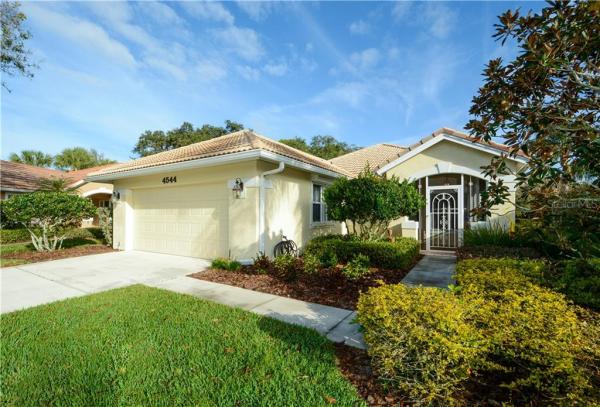 VILLAS AT DEER CREEK