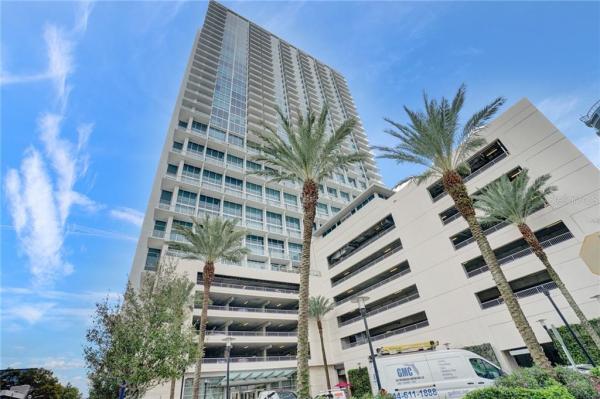 VUE AT LAKE EOLA CONDO