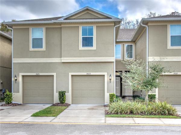 BROADWAY CENTRE TWNHMS