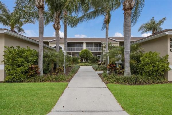 HERITAGE OAKS VERANDA 8