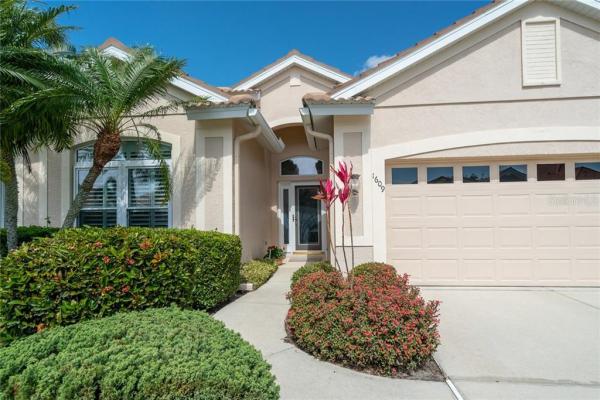 PELICAN POINTE GOLF & COUNTRY CLUB