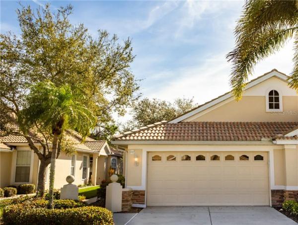 PELICAN POINTE GOLF & COUNTRY CLUB