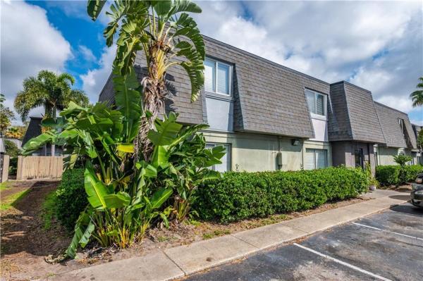 METRO AT MICHIGAN PARK CONDO