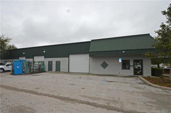 6417/6413 PINECASTLE BLVD