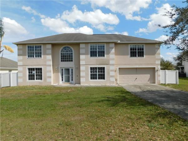 MASCOTTE DUKES LAKE PH 03