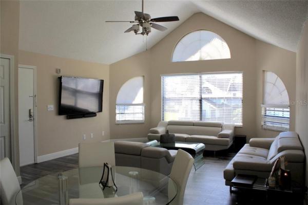 VILLAS AT SHADOW BAY THE