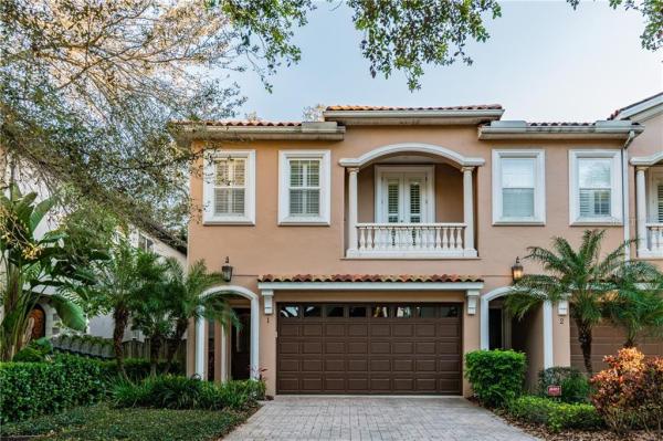 TOWNHOUSES AT GRANADA