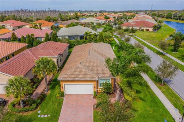 VALENCIA LAKES TR H PH 1