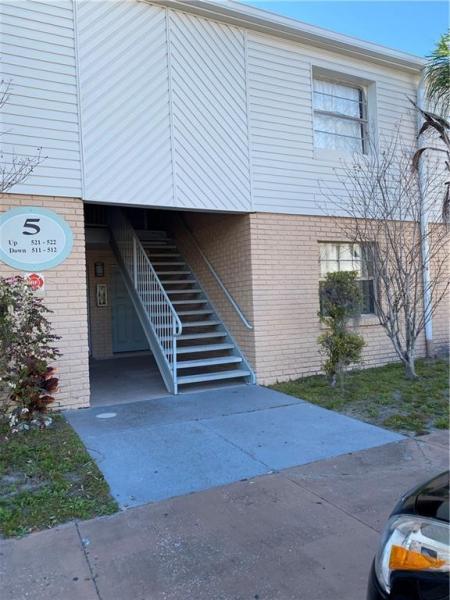 MANHATTAN PALMS CONDO