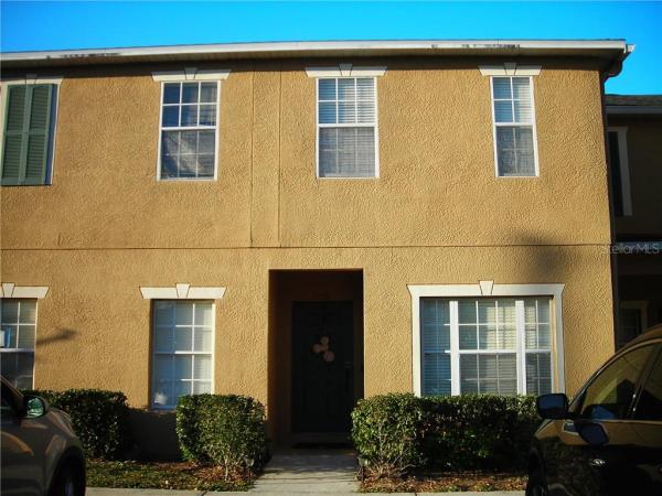 KINGS LAKE TOWNHOUSE