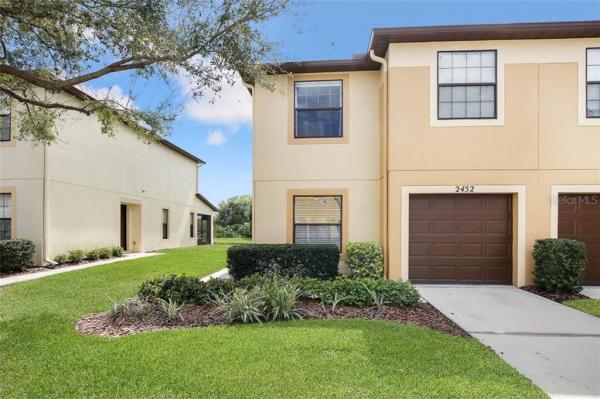 EDGEWATER AT LAKE BRANDON