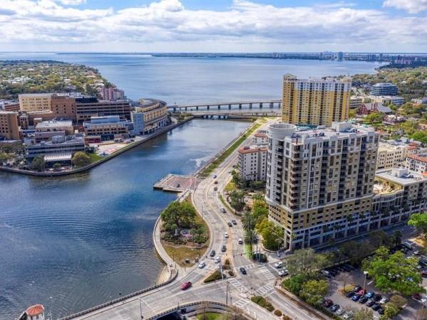 THE PARKSIDE OF ONE BAYSHORE