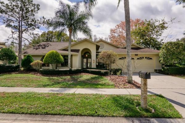 LAKESHORE VILLAGE AT WOODFIELD