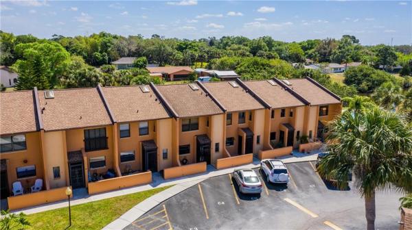 AQUA GARDENS TWNHS BLDG C