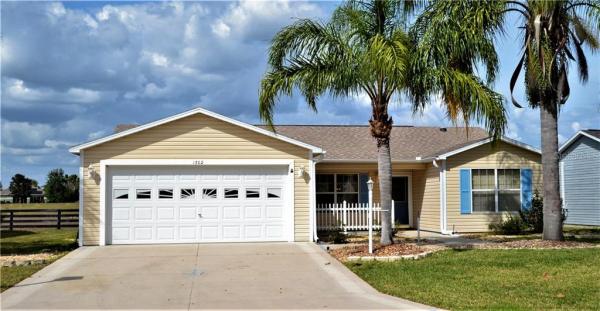 THE VILLAGES - VILLAGE SANTIAGO