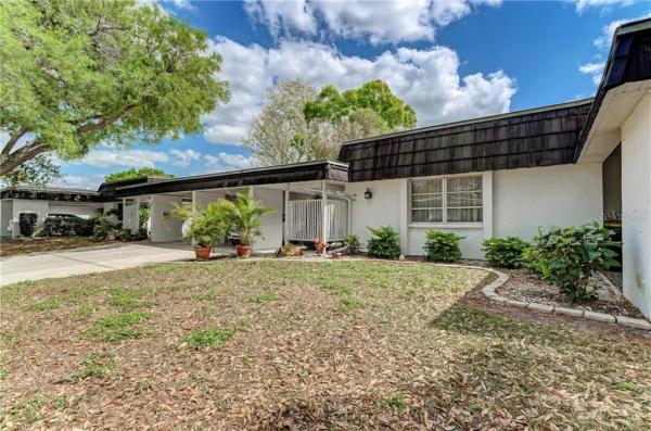 GLEN OAKS RIDGE VILLAS 1