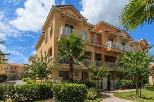 GRANDE OAKS AT HEATHROW