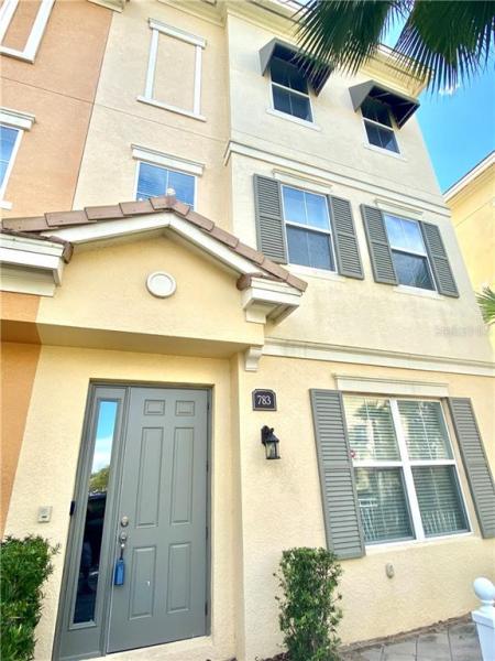 GRANDE OAKS AT HEATHROW